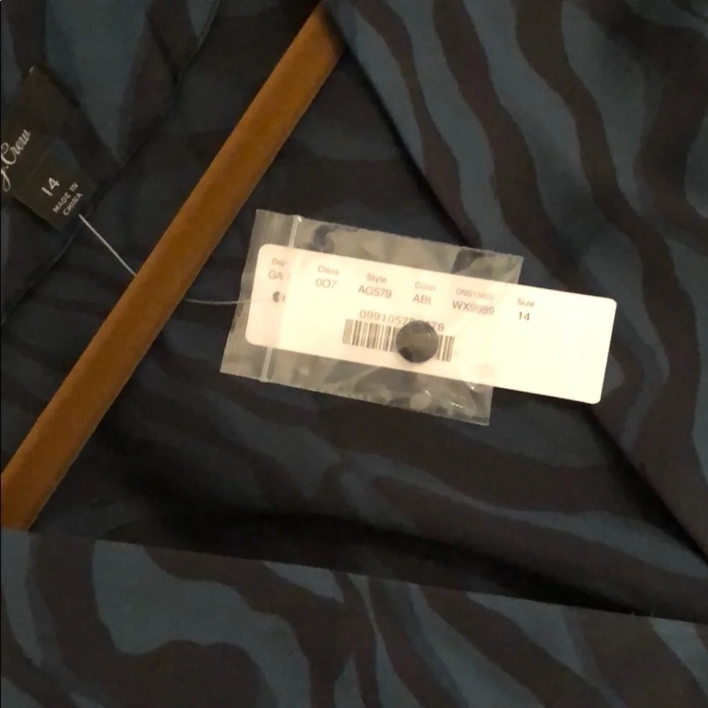 NWT J. CREW DEEP V-NECK BUTTON FRONT TOP